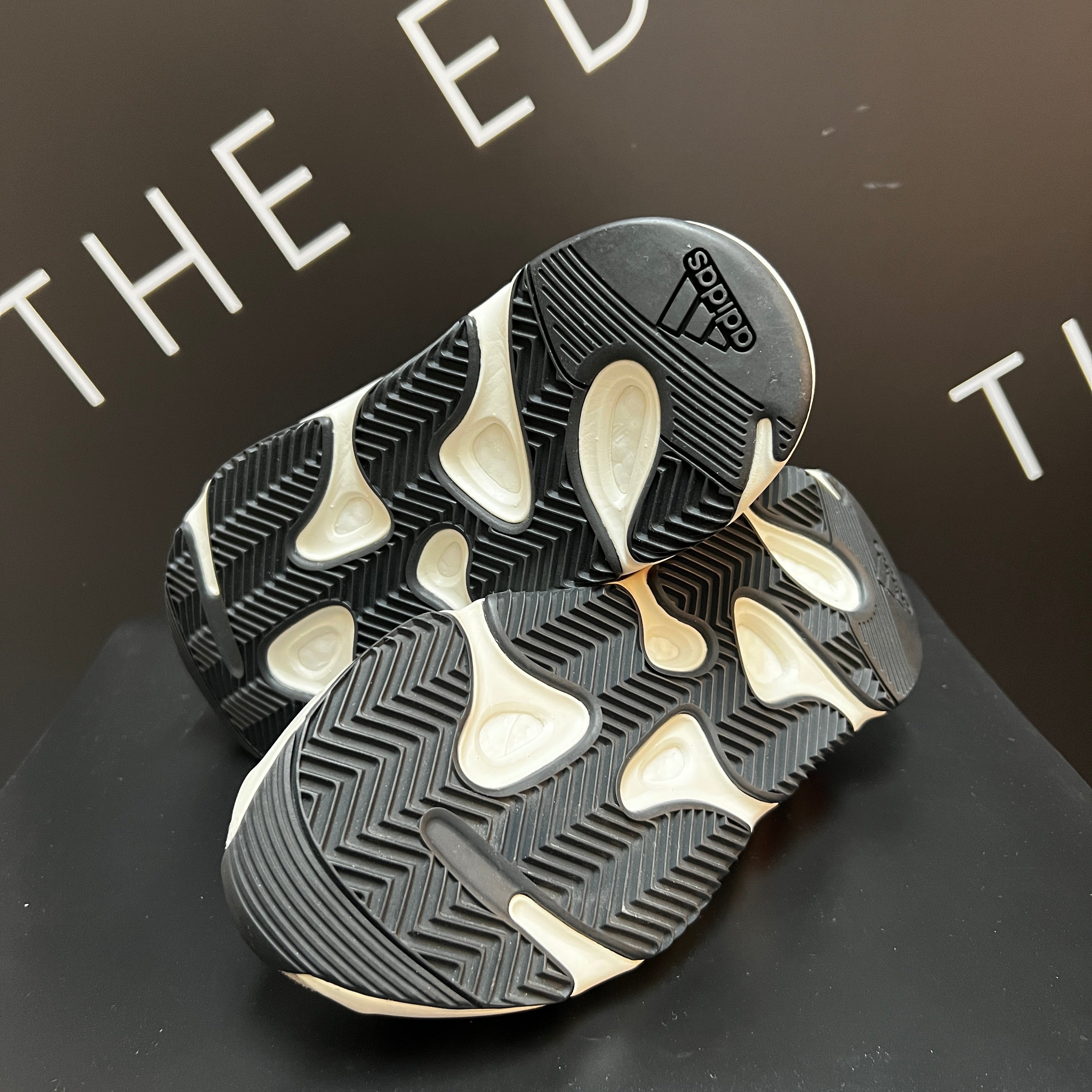 EX-DISPLAY - YEEZY BOOST 700 WAVE RUNNER
