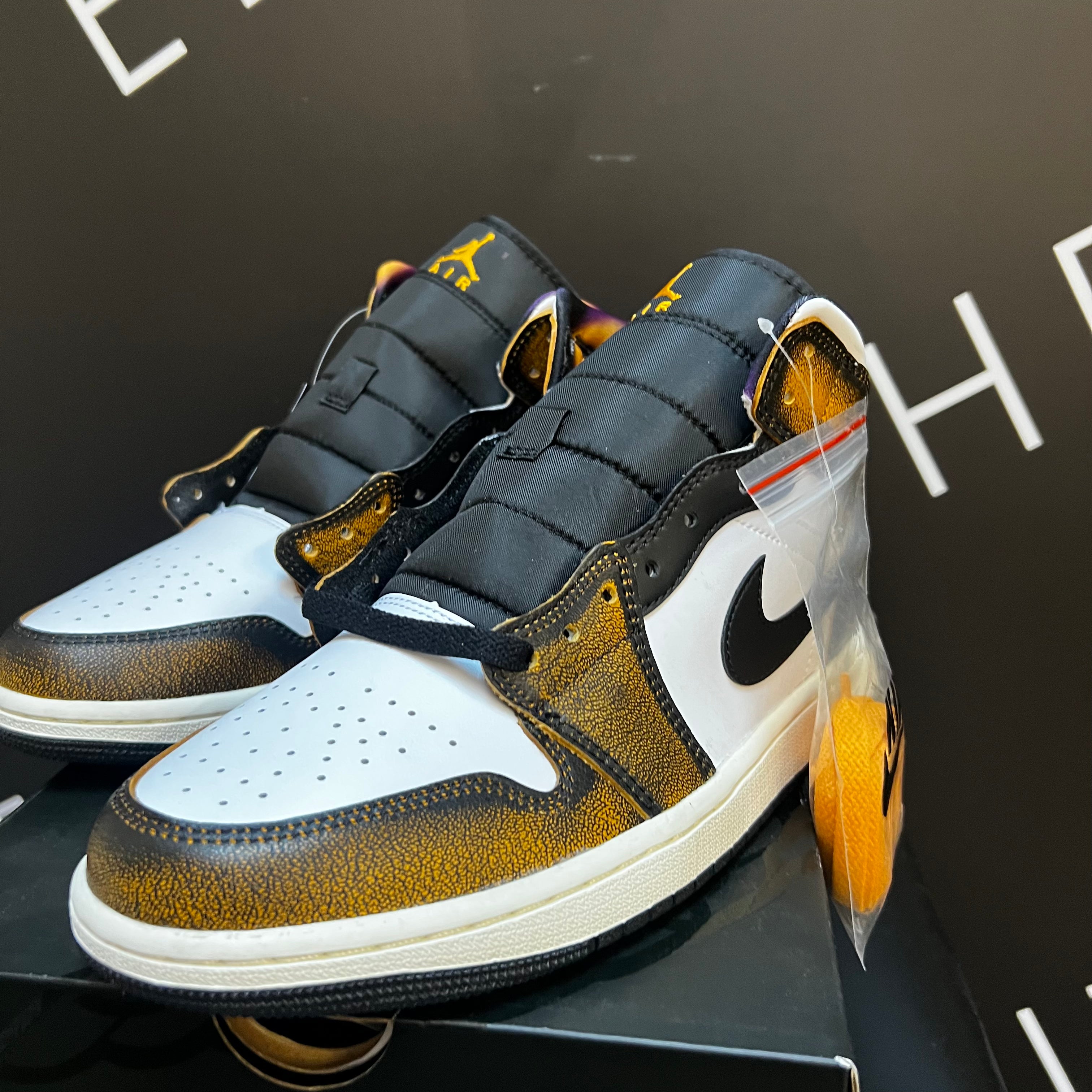 EX-DISPLAY - JORDAN 1 MID SE ORANGE WEAR AWAY