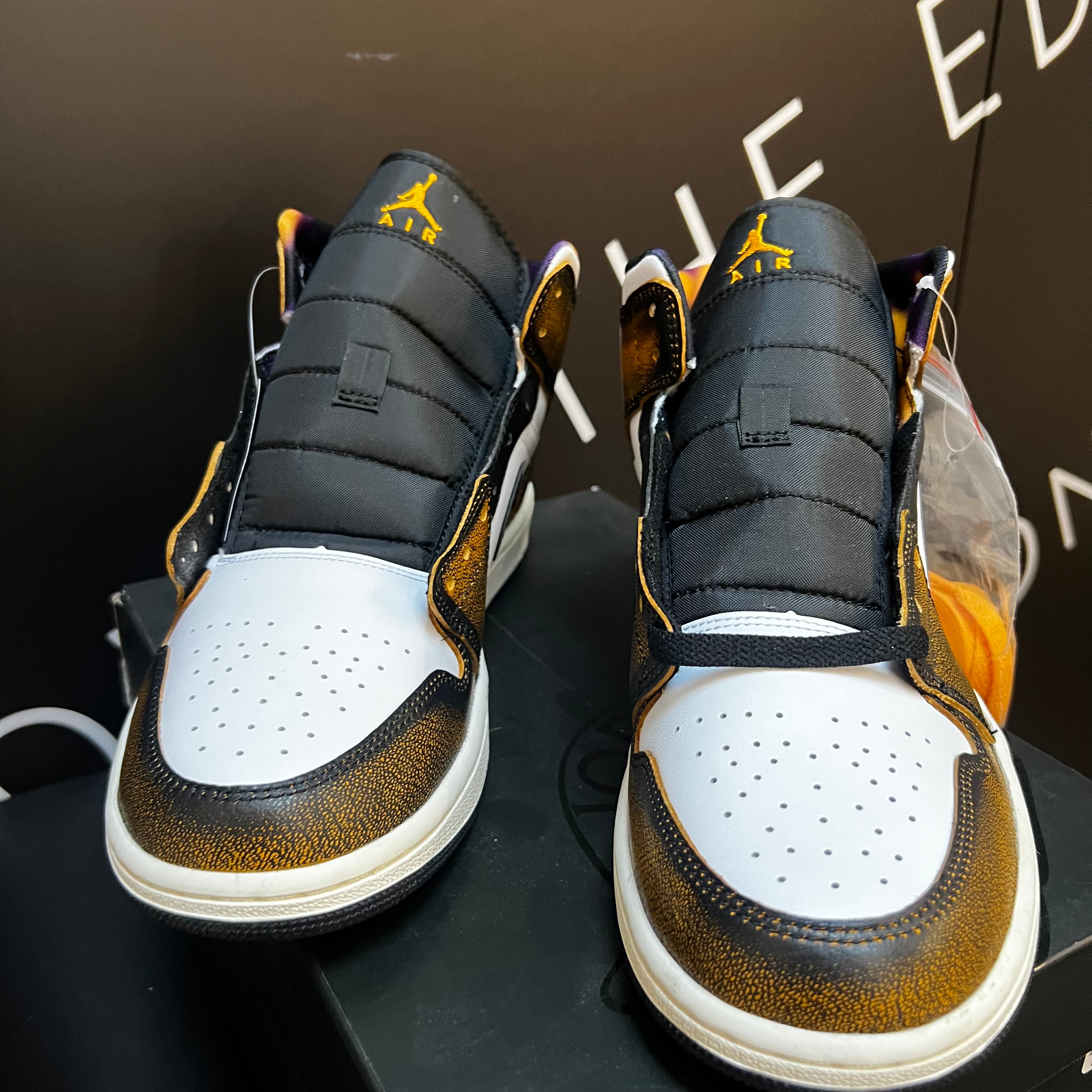 EX-DISPLAY - JORDAN 1 MID SE ORANGE WEAR AWAY