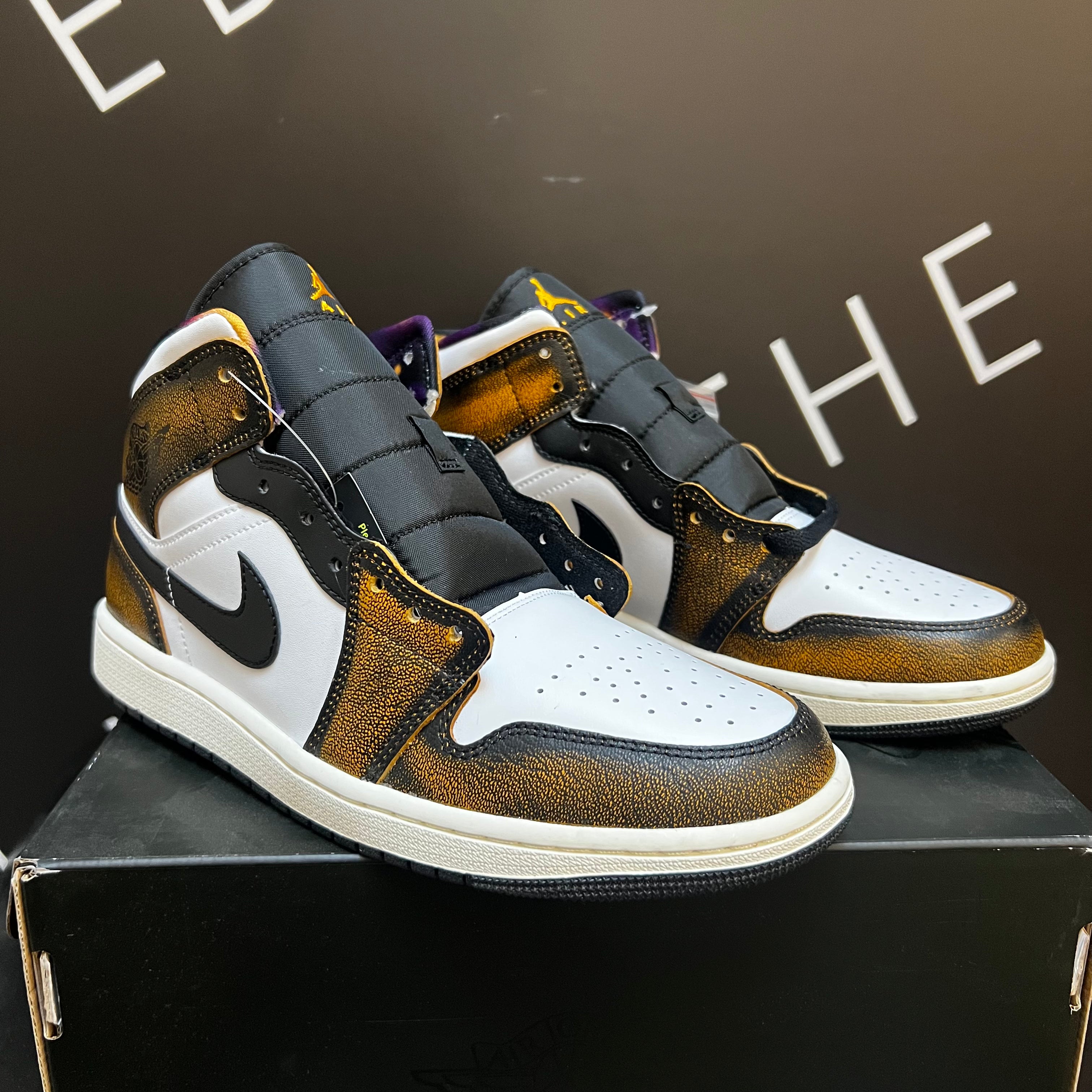 EX-DISPLAY - JORDAN 1 MID SE ORANGE WEAR AWAY