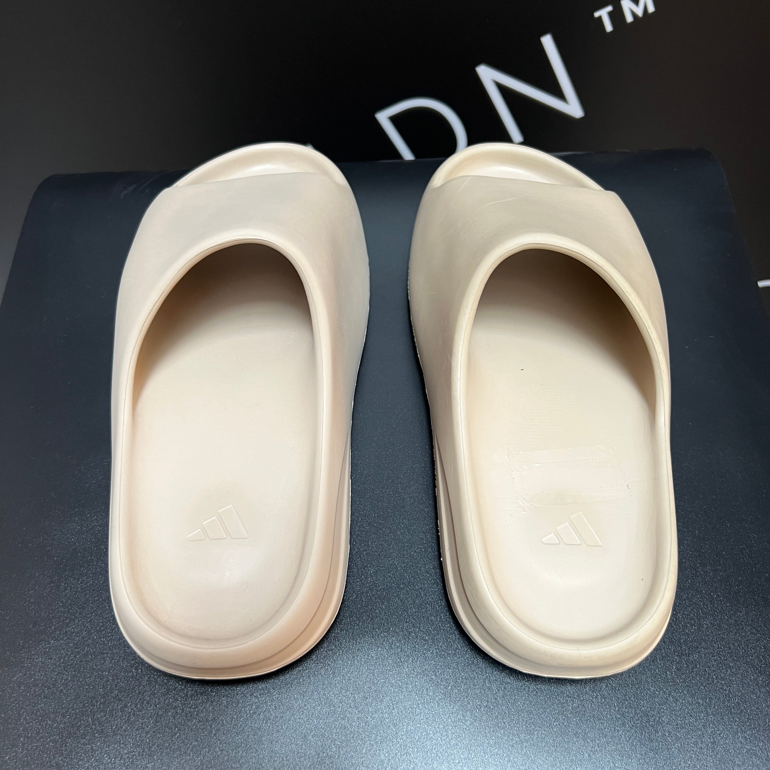 EX-DISPLAY - YEEZY SLIDE PURE