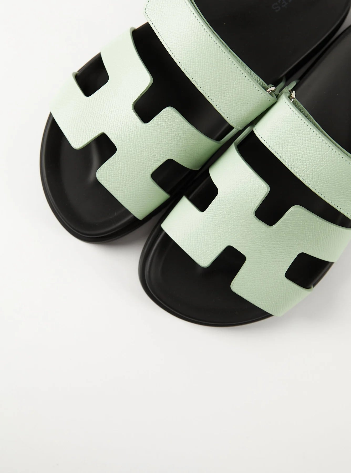 HERMÈS CHYPRE SANDALS EPSOM (VERT JADE)