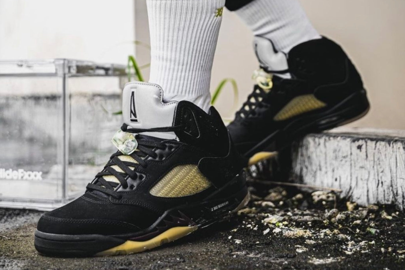 Jordan retro 5 black and gold Clearance