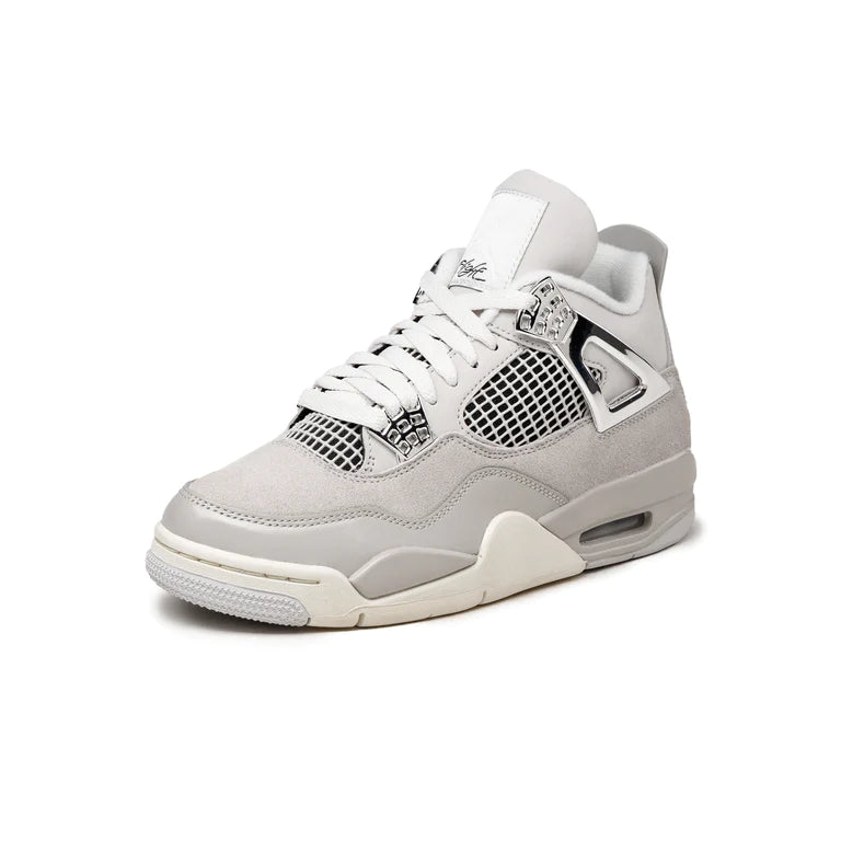 4bdfc2ab41413cf4ed6e6ed10283e40e25f83052 AQ9129 001 Nike Wmns Air Jordan 4 Retro Frozen Moments Light Iron Ore Sail Neutral Grey Black o 768x768 34e293dd 5e44 4bff bb3f 7a6a62ea5868 x800