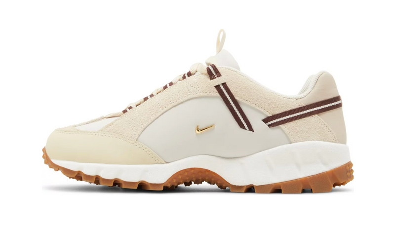 NIKE AIR HUMARA LX JACQUEMUS LIGHT BONE GOLD (W)