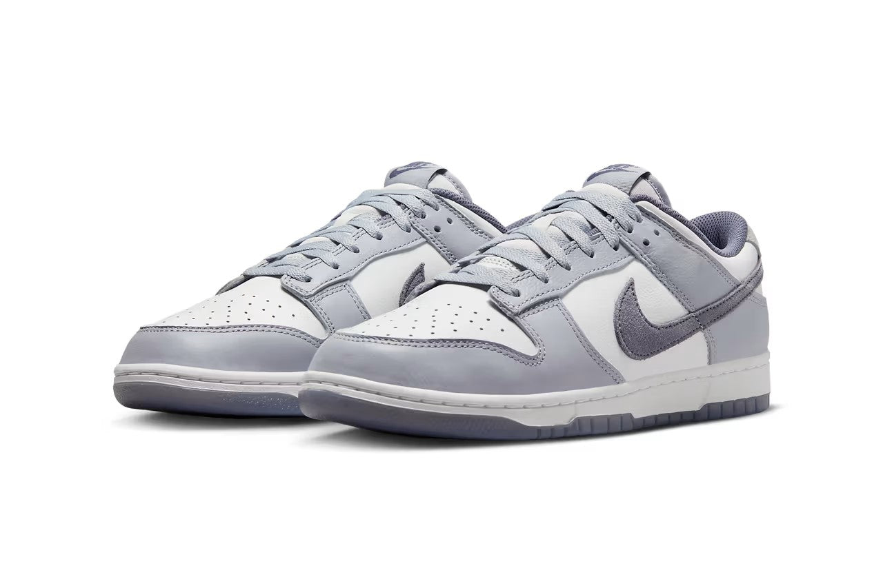 NIKE DUNK LOW SE LIGHT CARBON