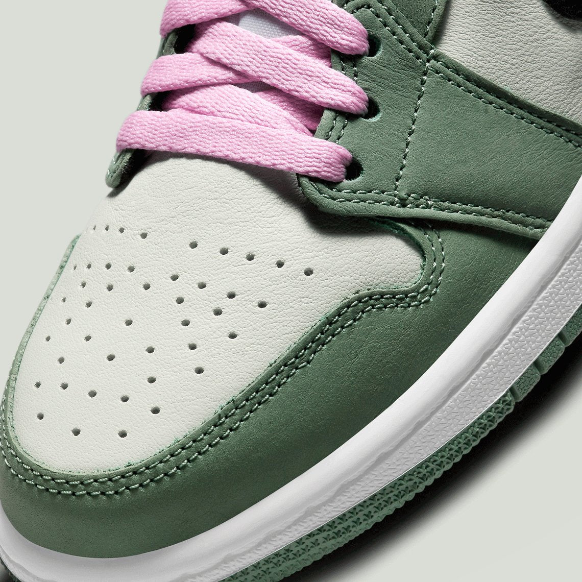 JORDAN 1 MID DUTCH GREEN (W) - The Edit LDN