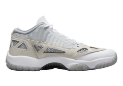 JORDAN 11 RETRO LOW IE LIGHT OREWOOD MARRÓN
