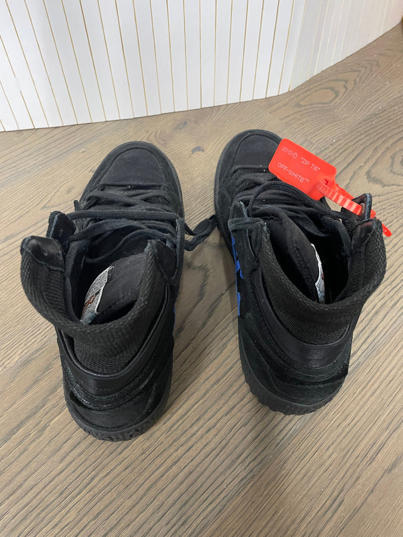 PRE LOVED - OFF WHITE CARRYOVER HIGH TOP BLACK SNEAKER