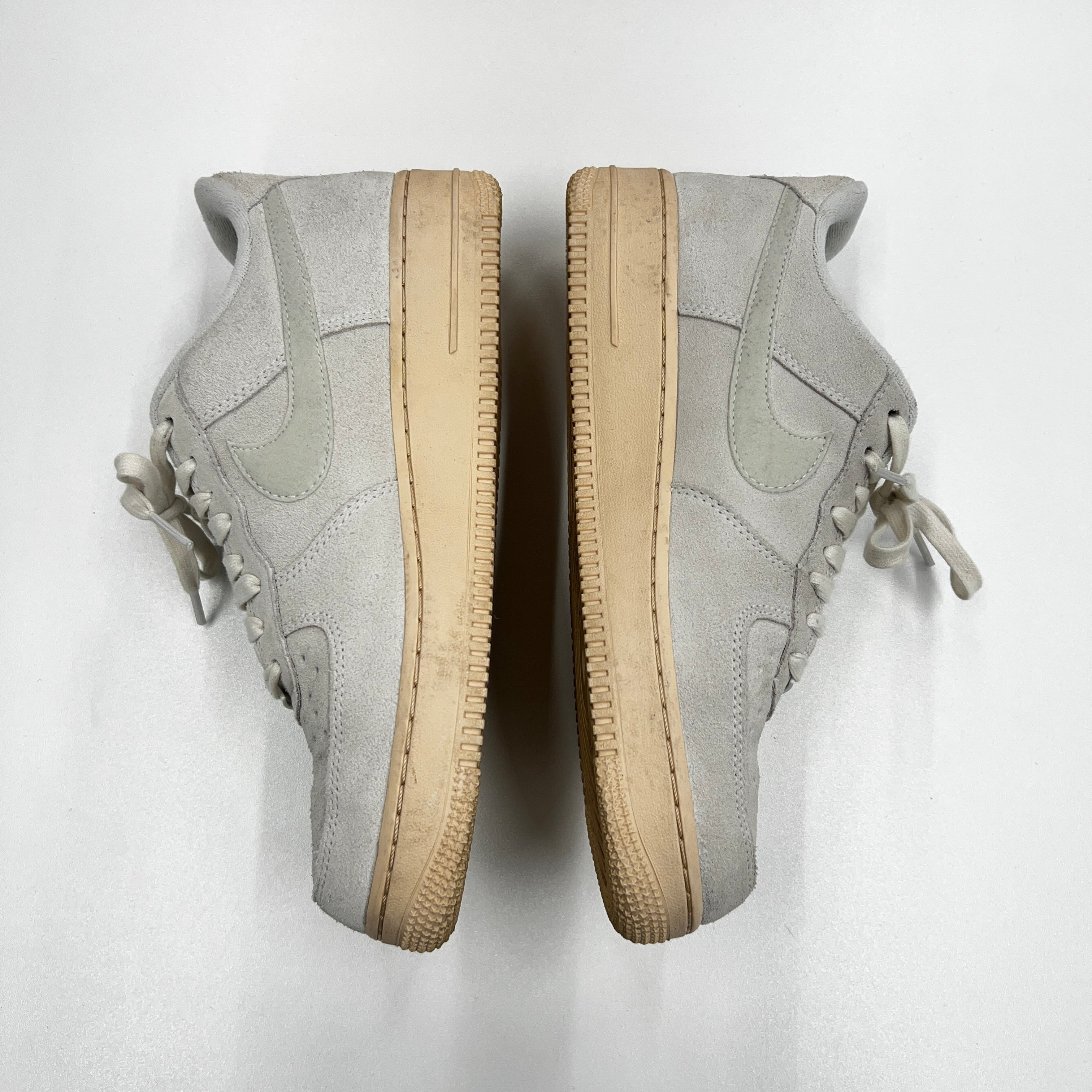 PRE LOVED - NIKE AIR FORCE 1 LOW WINTER PREMIUM SUMMIT WHITE SUEDE