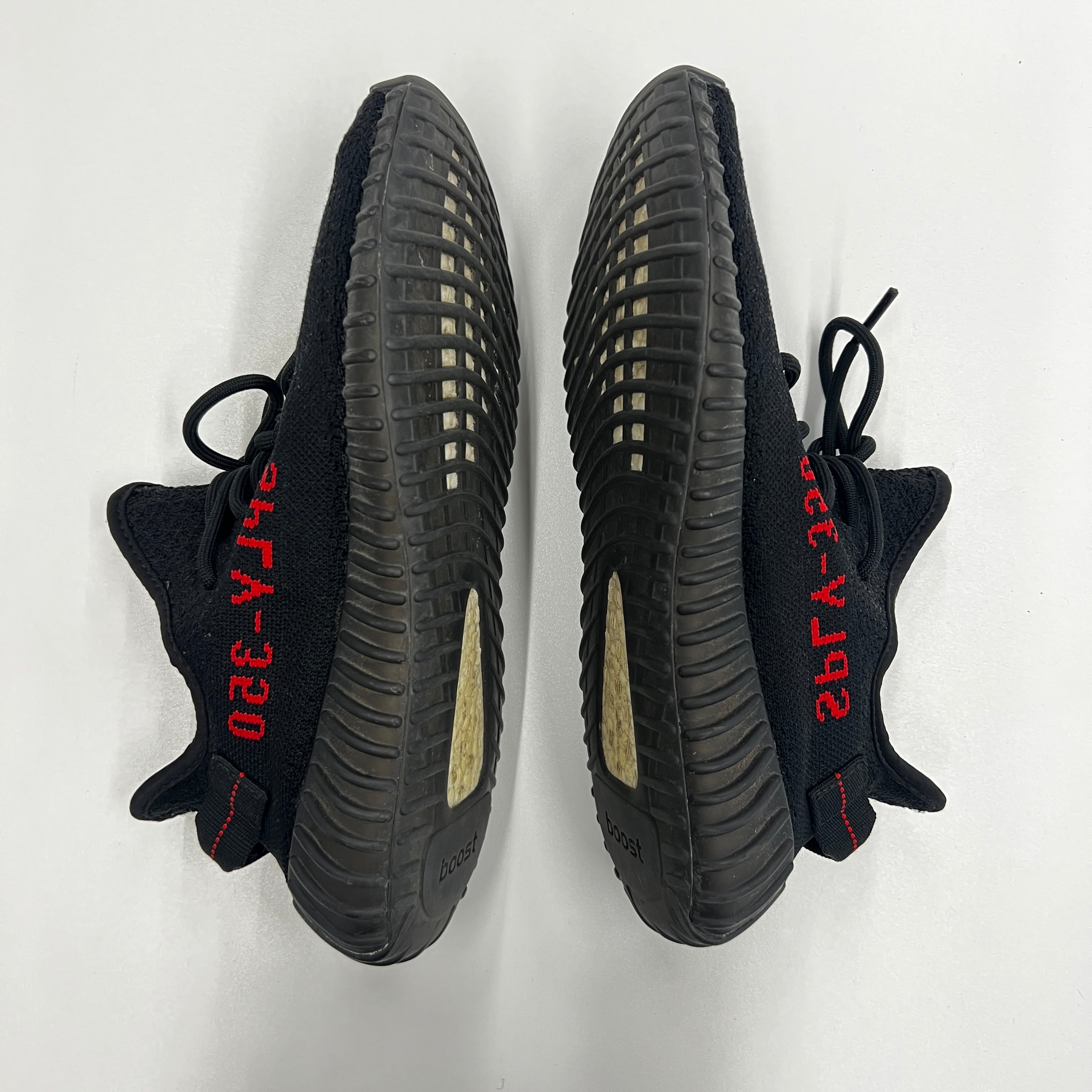 PRE LOVED - YEEZY BOOST 350 V2 BRED