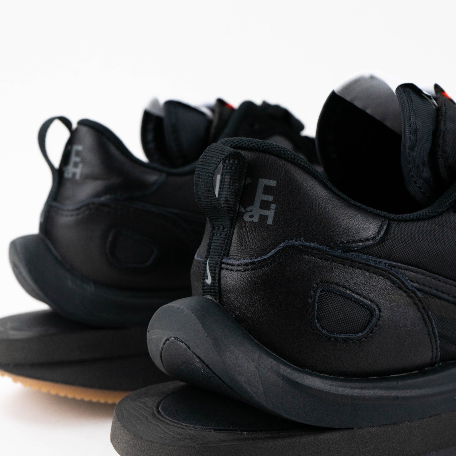 SACAI X NIKE VAPORWAFFLE BLACK OFF NOIR - The Edit LDN