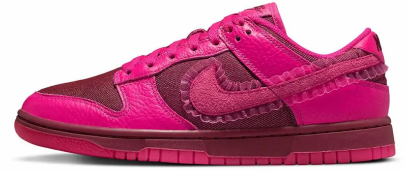 NIKE DUNK LOW VALENTINES DAY - The Edit LDN
