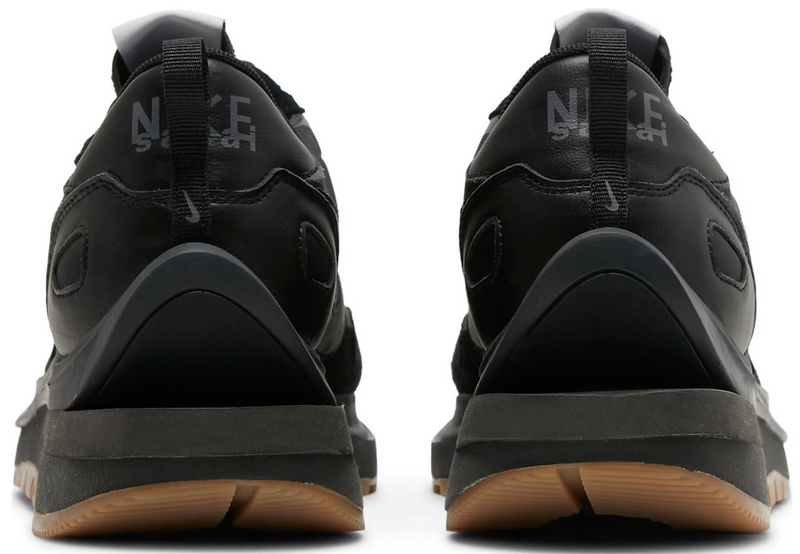NIKE SACAI VAPORWAFFLE GOMA NEGRO