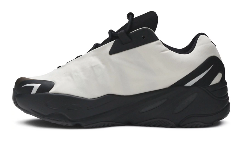 YEEZY BOOST 700 MNVN KNOCHEN (KINDER)