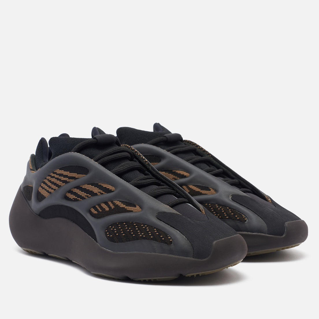 YEEZY BOOST 700 V3 CLAY BROWN - The Edit LDN