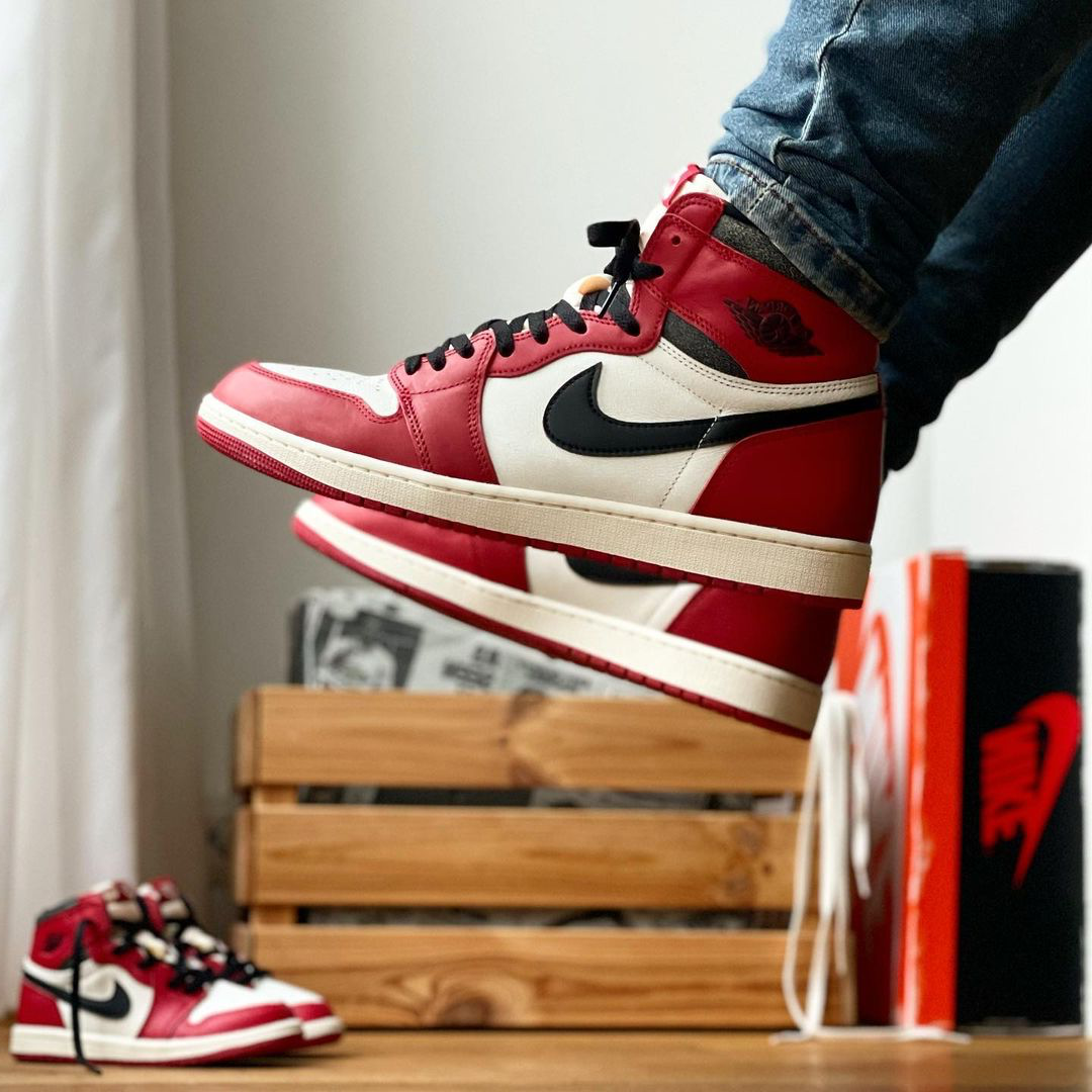 Air Jordan 1 Retro High OG 'Chicago Lost & Found' - Air Jordan - DZ5485 612  - varsity red/black/sail/muslin